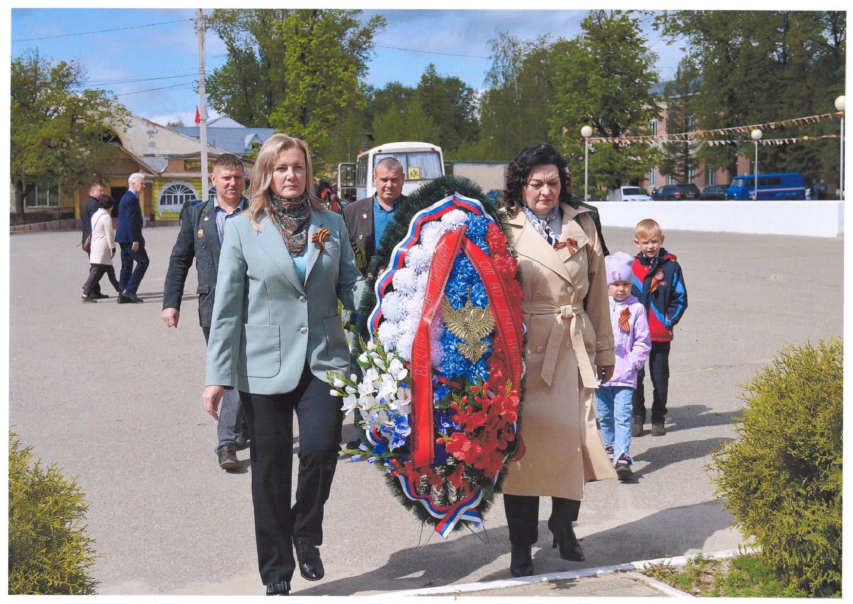 Церемония возложения венков к вечному огню на пл Победы 08.05.2025 фото Ю.С.Клементьева